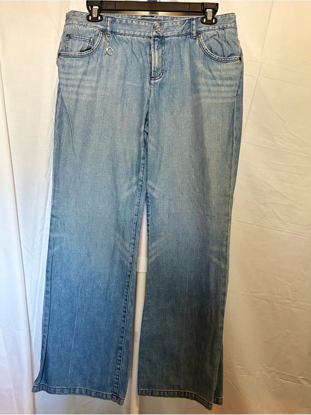 Light Wash Flare-Leg Women’s Jeans